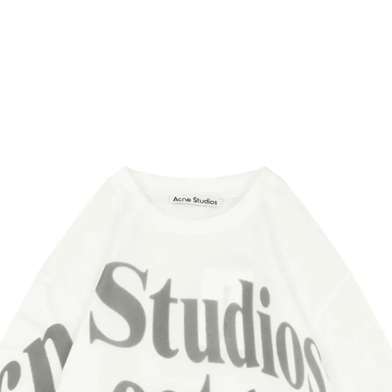 Neckline