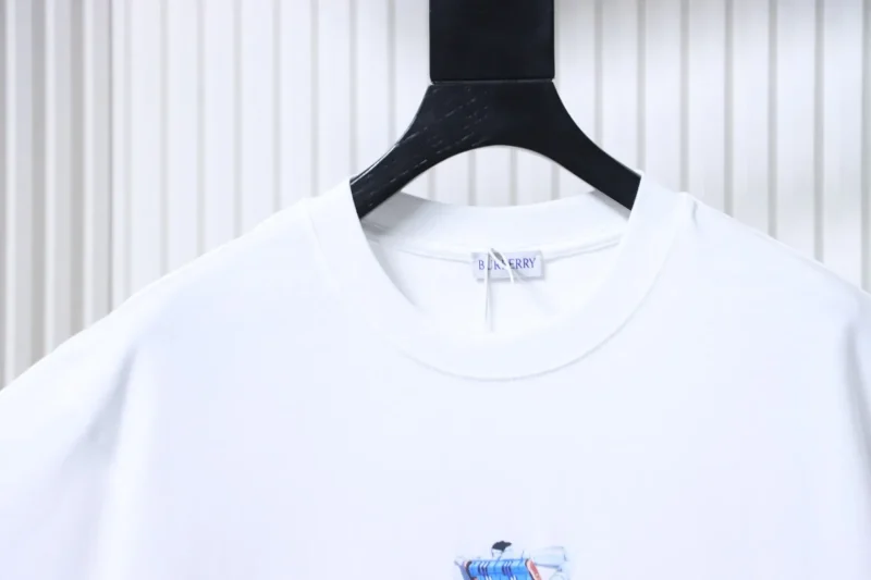Neckline