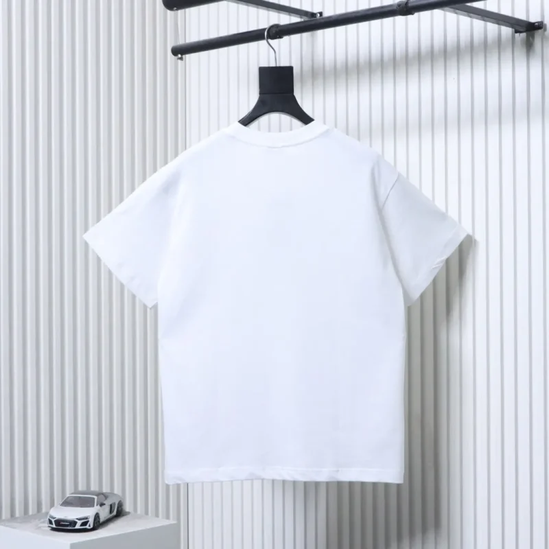 Back Beach Lounge Graphic T-Shirt Color White