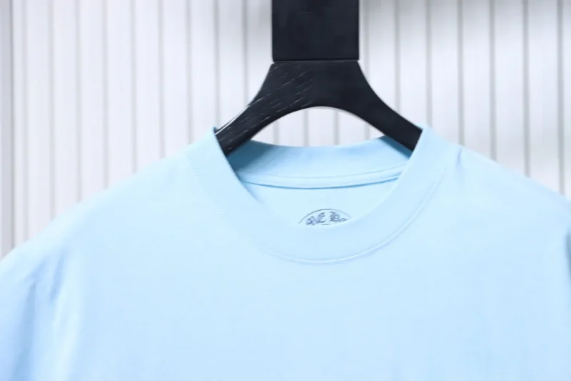 Neckline