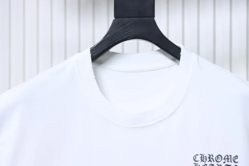 Neckline