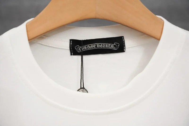 Neckline