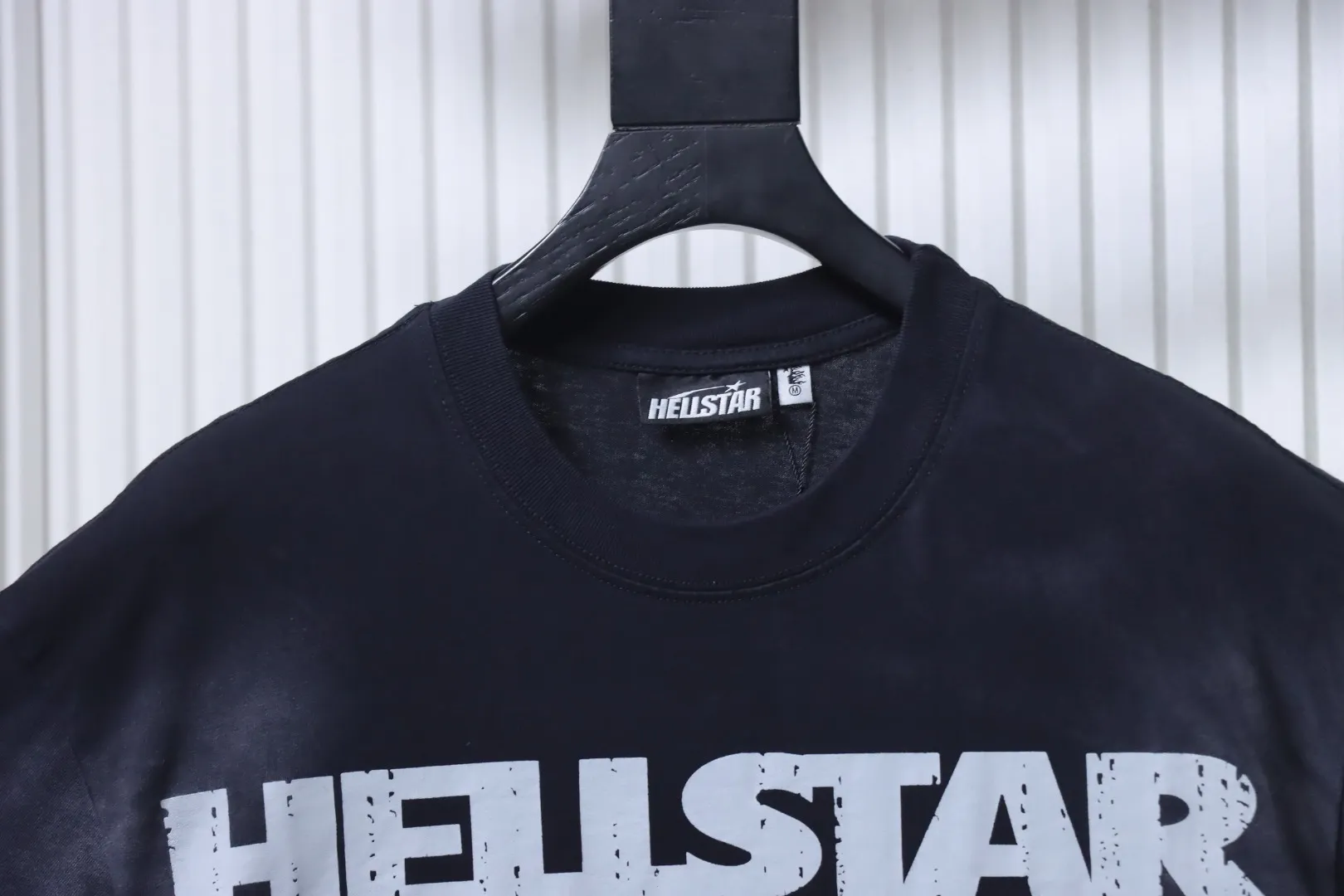 Neckline