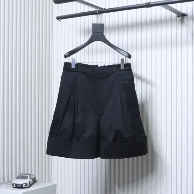 MM Distressed Tailored Wide-Leg Shorts