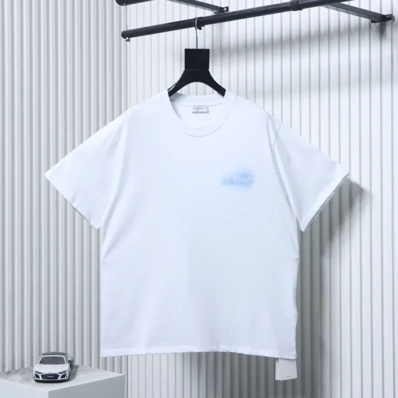 Off-White Airbrush Arrow Graphic Heavyweight T-Shirt