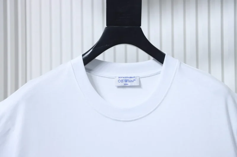 Neckline
