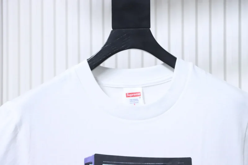 Neckline