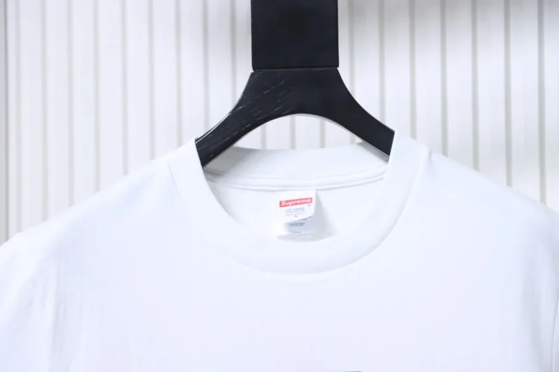Neckline