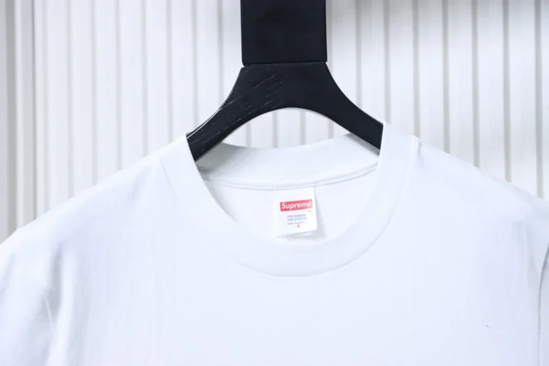 Neckline