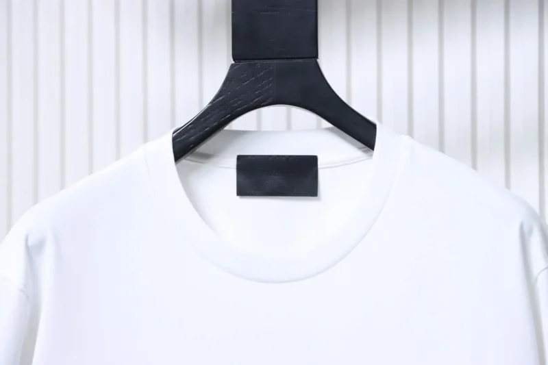 Neckline