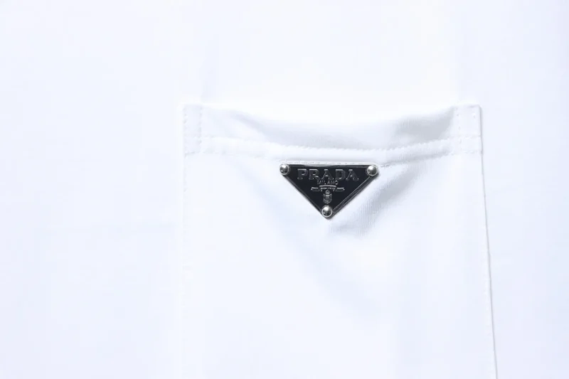 Pocket with Metal Logo Brand