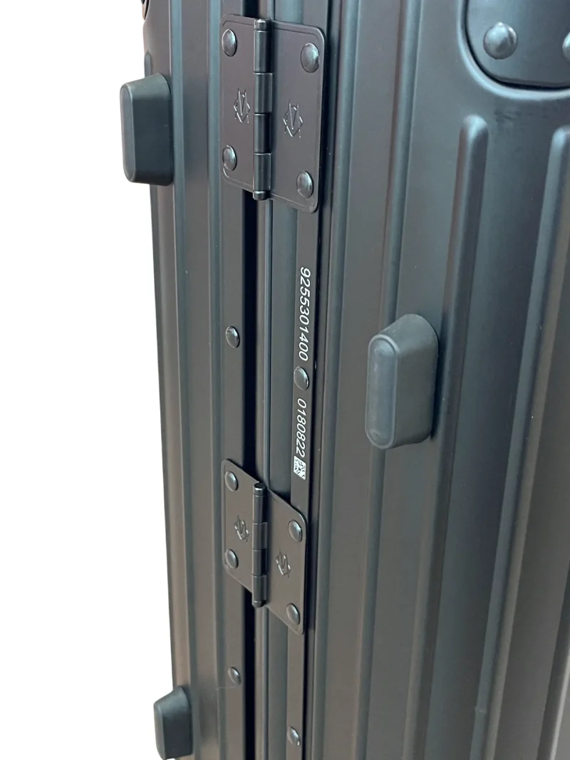 Hinge Detail