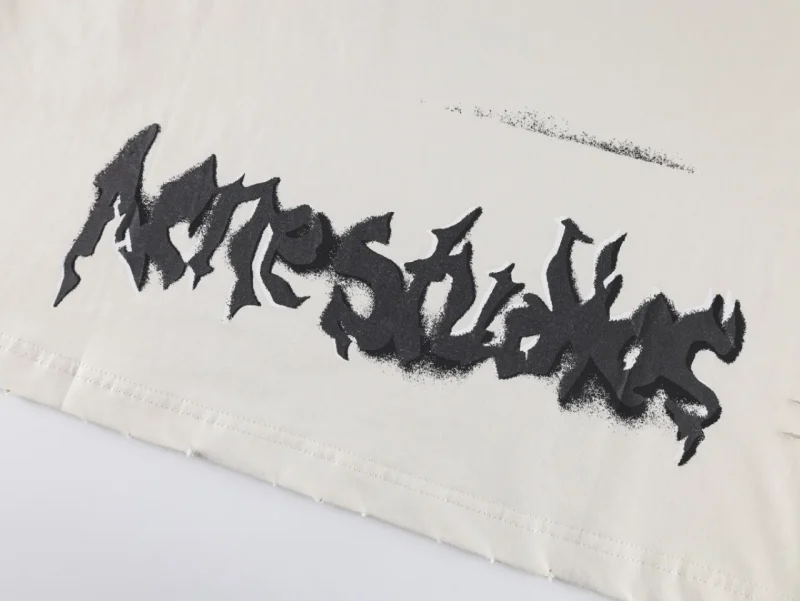 Logo in Back