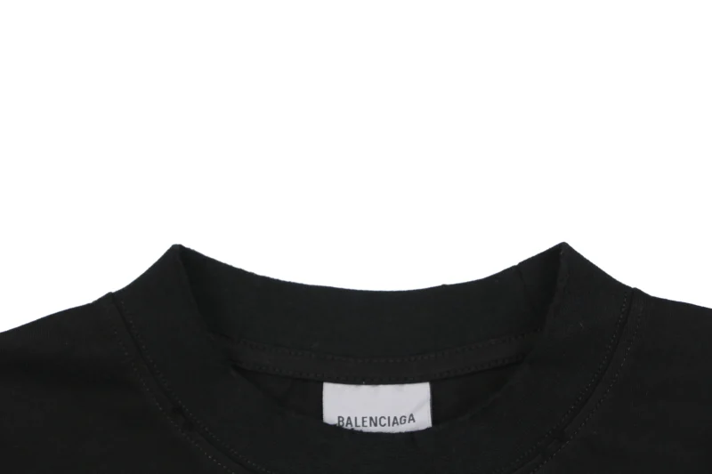 Neckline