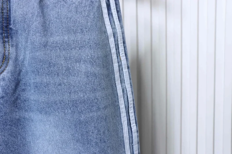 Three Stripe Details