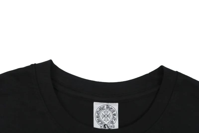 Close-up Neckline