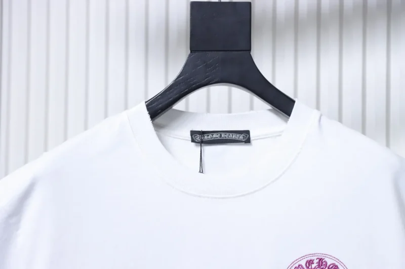 Neckline