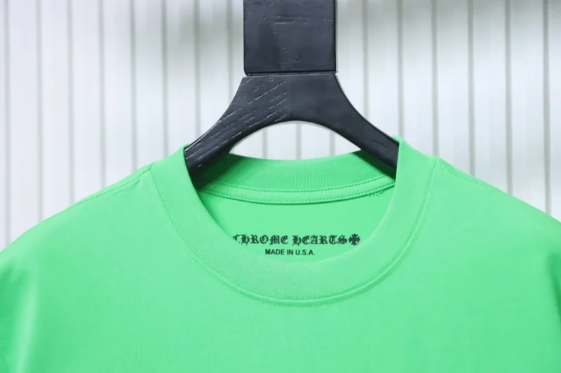 Neckline