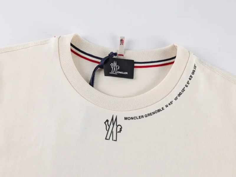 Neckline