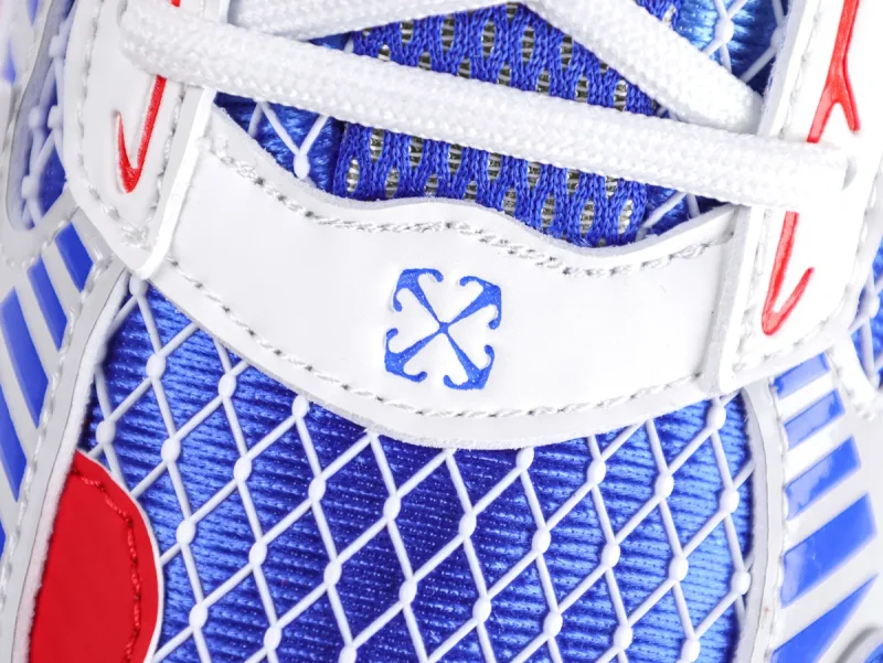 Mesh and Logo Detail