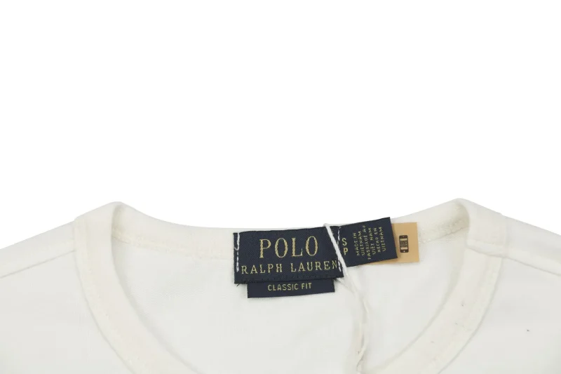 Close-up Neckline