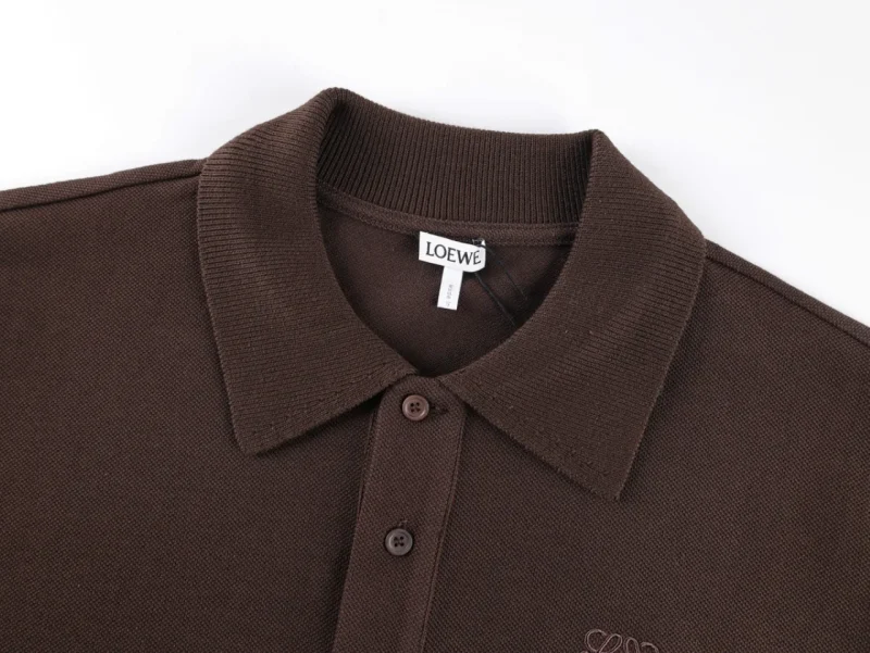 Neckline
