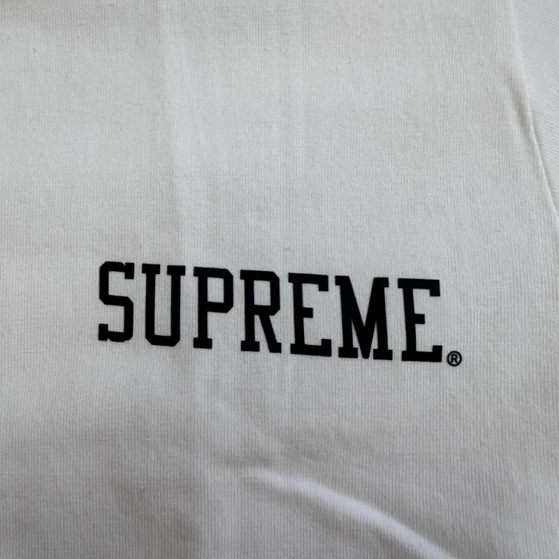 Logo Supreme.