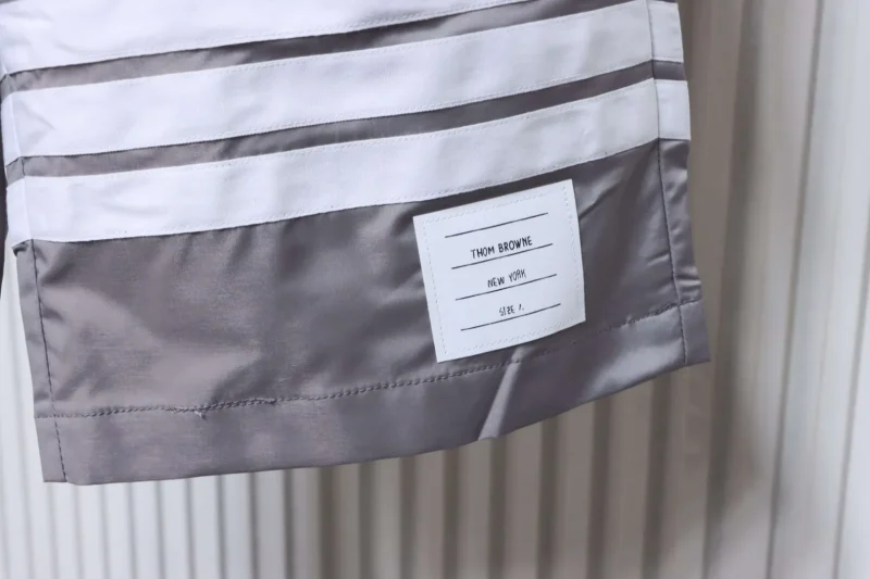 Bottom Hem Detail