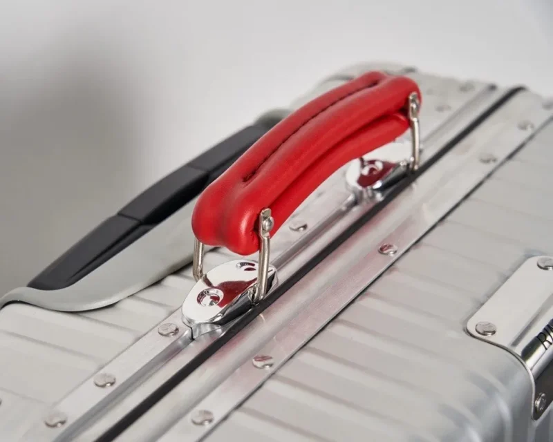 Red Handle Detail