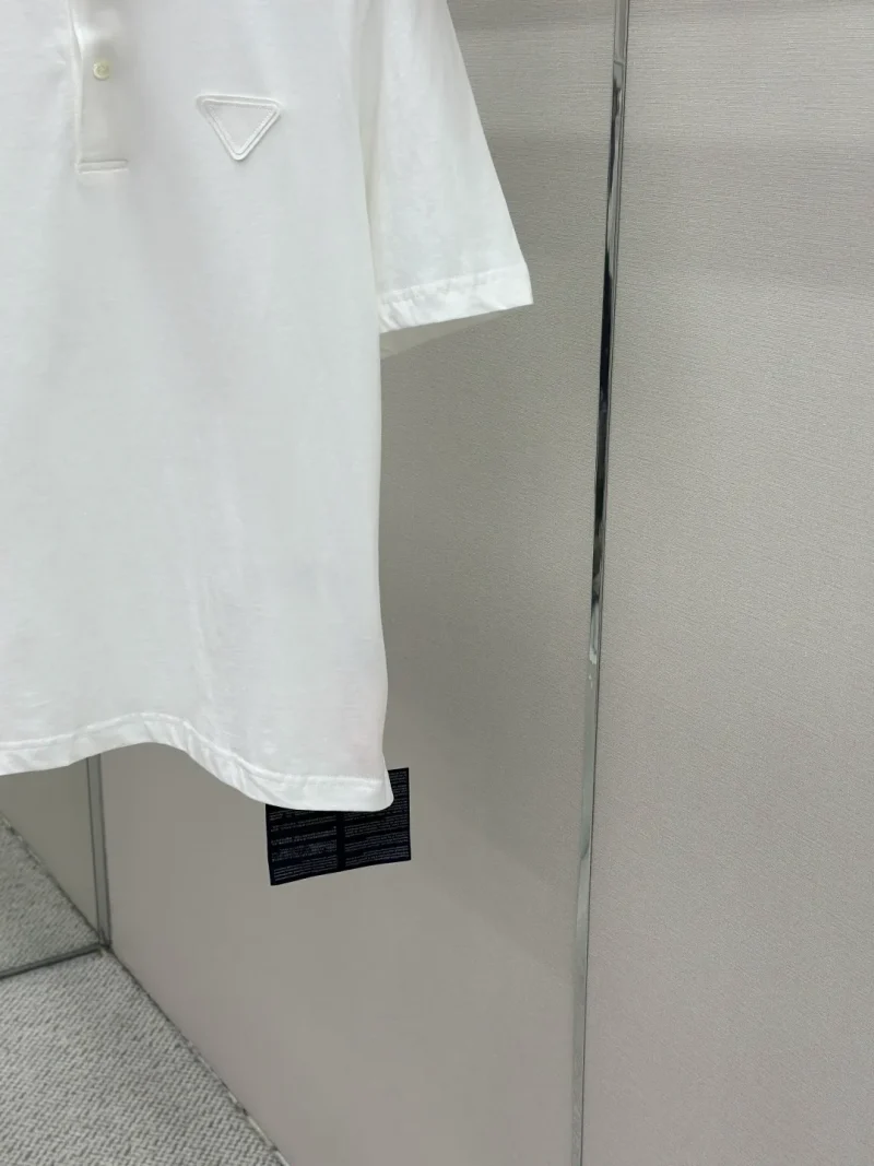 Bottom Hem Detail
