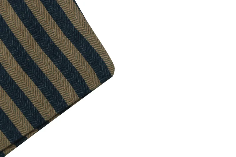 Bottom Hem Detail