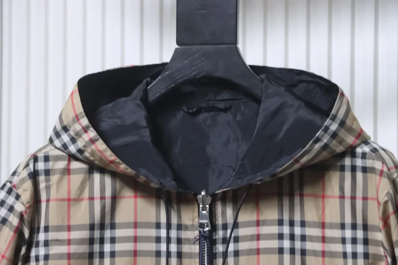 Collar Detail
