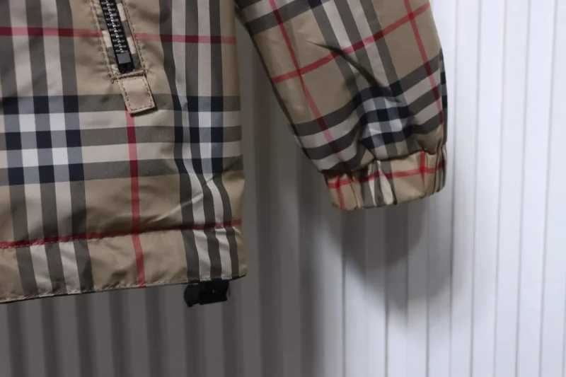Long Sleeve Detail