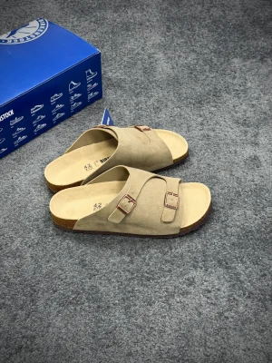 BK Zürich Suede Khaki Buckled Sandals Side View
