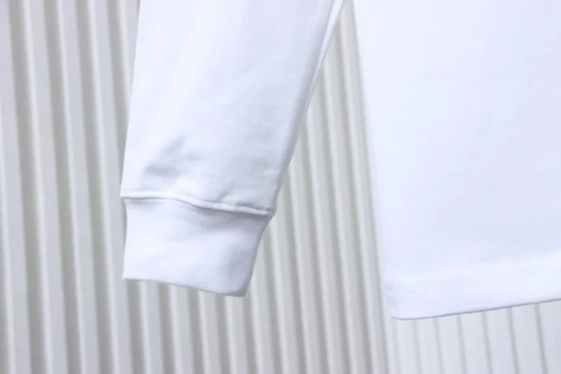 Long Sleeve Detail