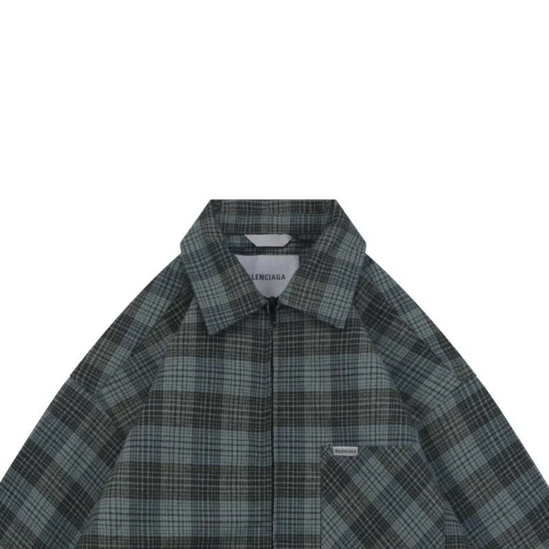 Collar Detail