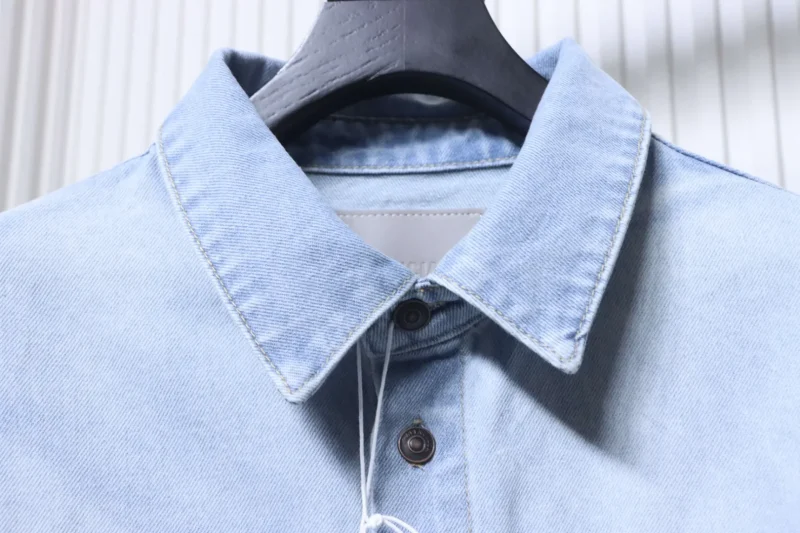Collar Detail
