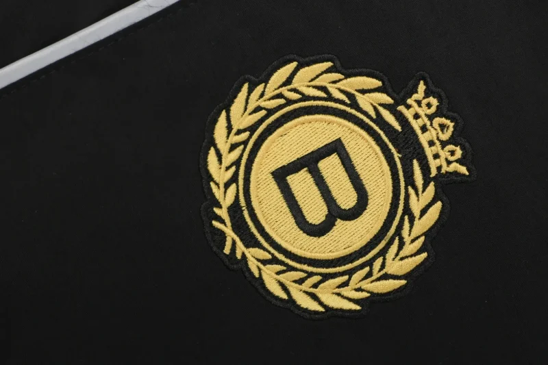 Logo B Detail