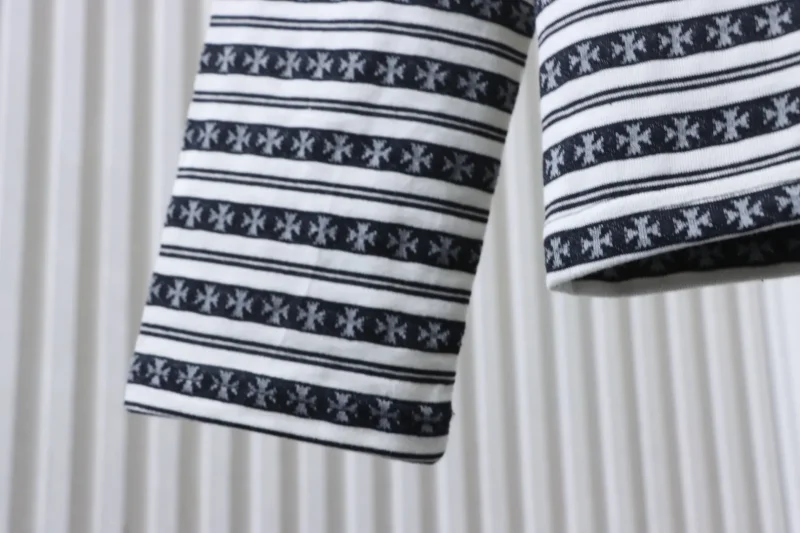 Long Sleeve Detail