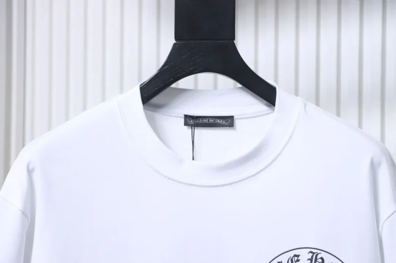 Neckline