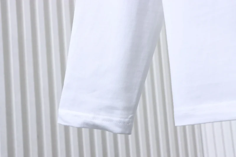 Long Sleeve Detail