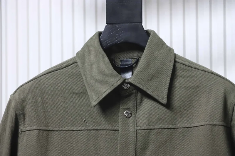 Neckline