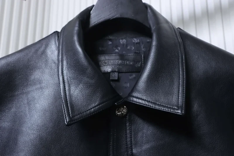 Collar Detail