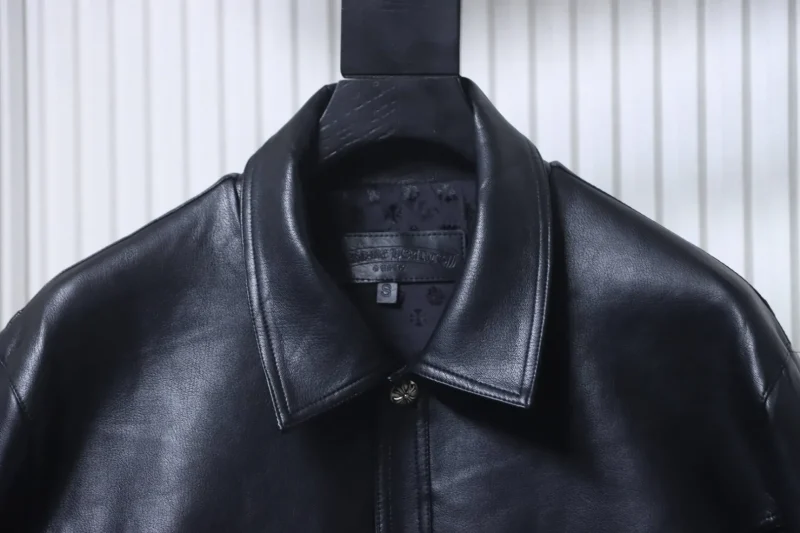 Neckline