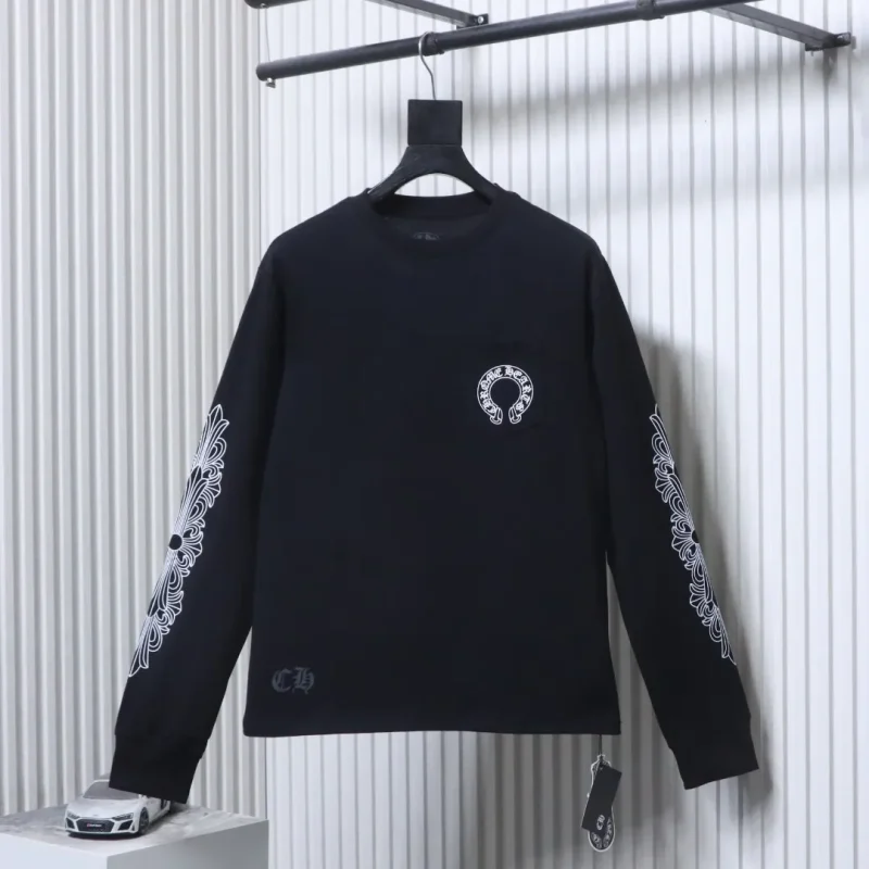 CH Hollow Horseshoe Graphic Long-Sleeve Shirt
