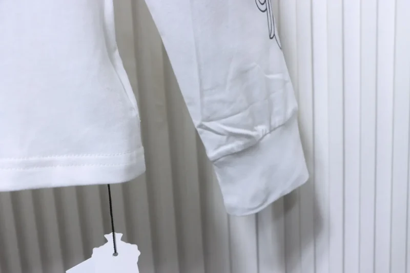 Long Sleeve Detail