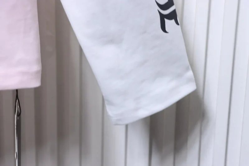 Long Sleeve Detail