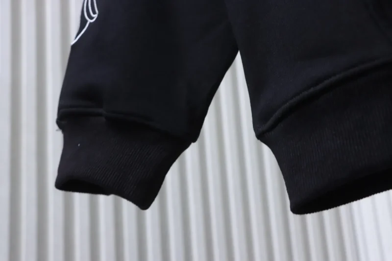 Long Sleeve Detail