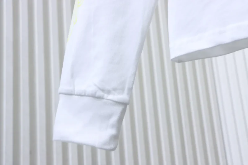 Long Sleeve Detail