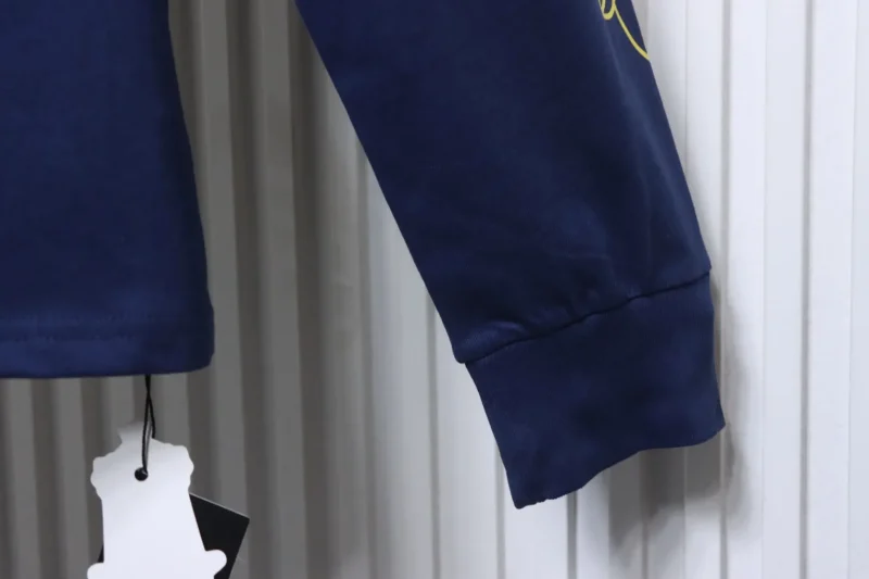 Long Sleeve Detail